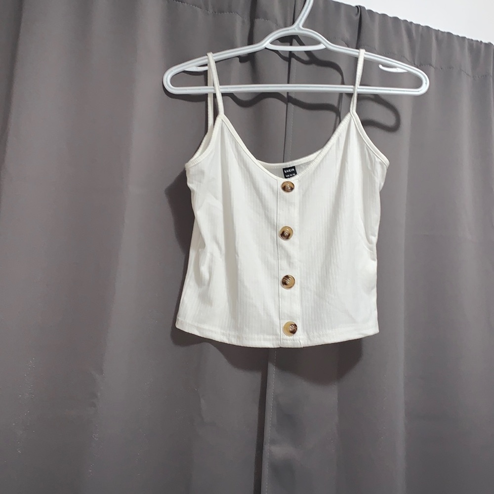 Cute cropped tank top🌸